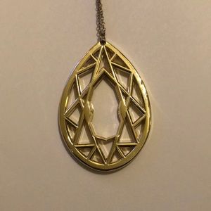 Gold statement necklace with a twist!